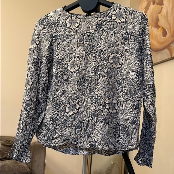 Black and White Graphic Blouse with Peter Pan Collar - Picture 1 of 2